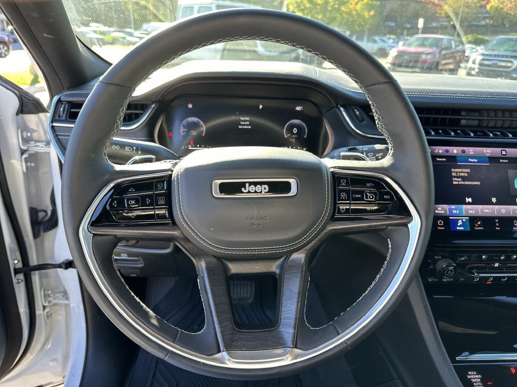 Certified 2023 Jeep Grand Cherokee Overland AWD/4WD image 12