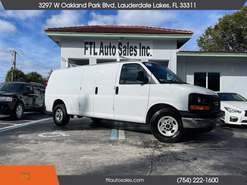 Used 2017 GMC Savana 3500 Extended Van 3D image 1