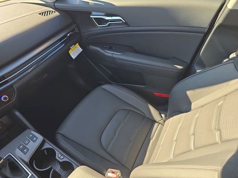 New 2026 Kia Sportage SX FWD image 18