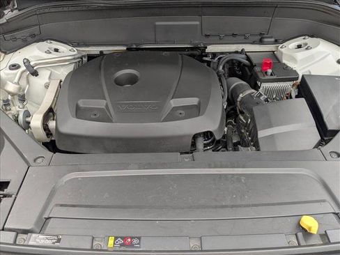 Used 2020 Volvo XC90 T5 Momentum w/ Protection Package Premier image 25