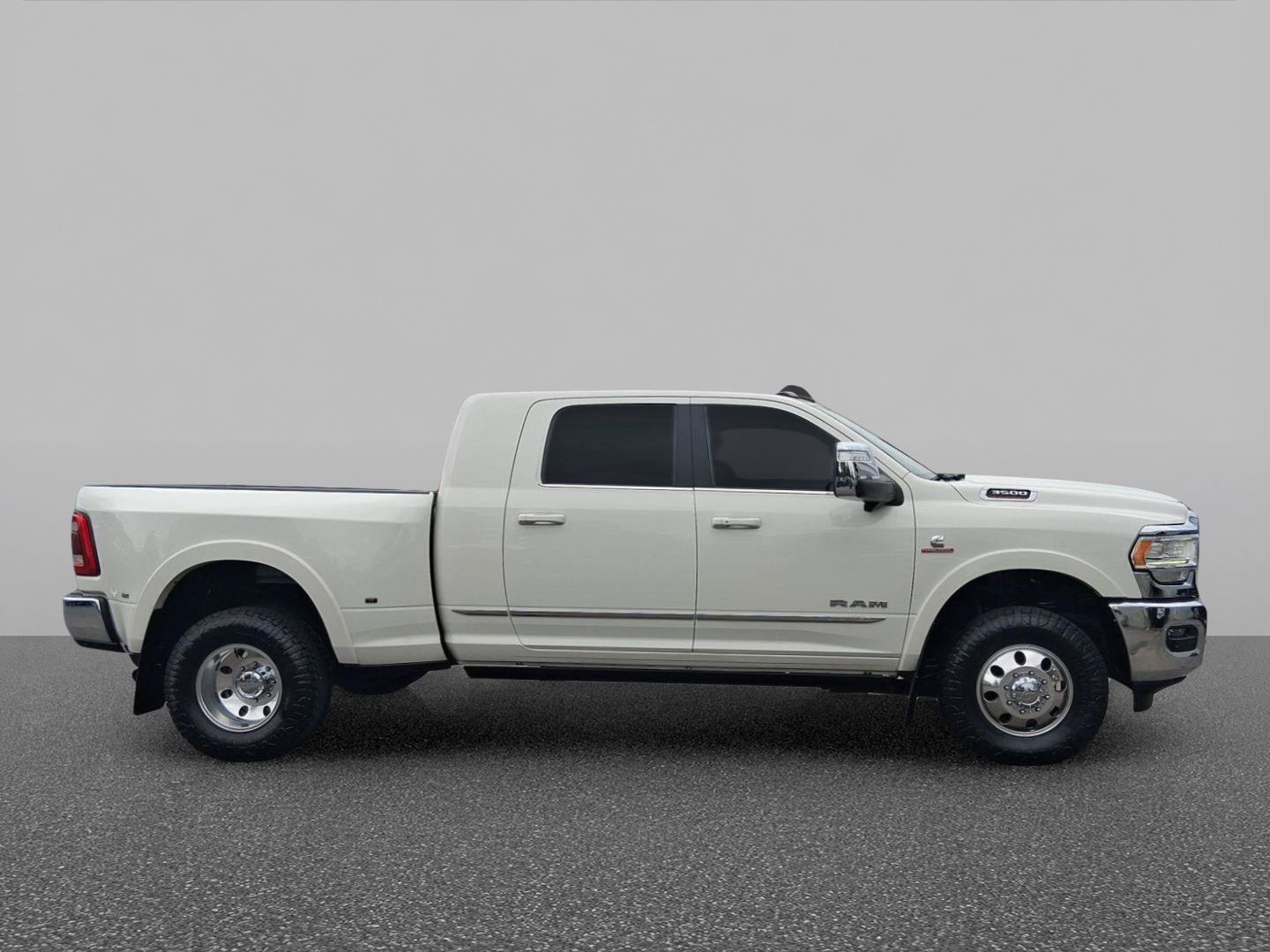 Used 2023 RAM 3500 Limited AWD/4WD image 4