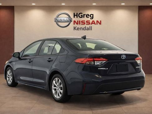 Used 2025 Toyota Corolla LE FWD image 2