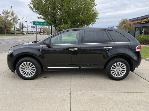 Used 2013 Lincoln MKX FWD image 8