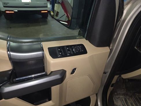 Used 2017 Ford F150 XLT w/ Equipment Group 302A Luxury image 15