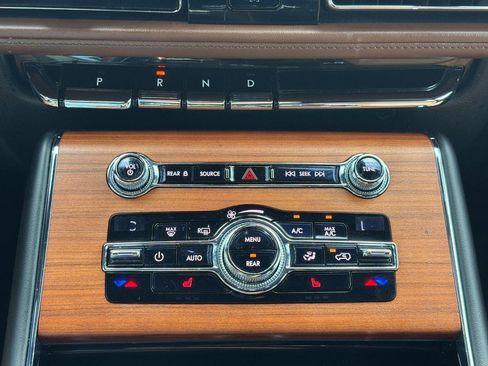 Certified 2020 Lincoln Aviator Reserve w/ Class IV Trailer Tow Package AWD/4WD image 24