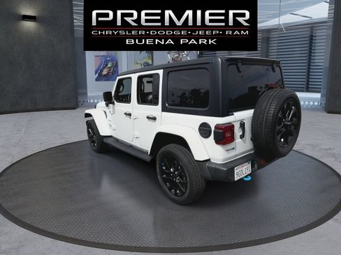 Used 2023 Jeep Wrangler Unlimited Sahara AWD/4WD image 6
