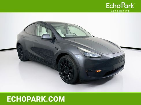 Used 2022 Tesla Model Y Long Range AWD/4WD image 1