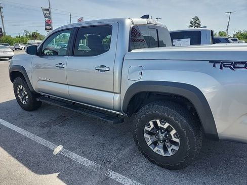 Used 2023 Toyota Tacoma TRD Off-Road AWD/4WD image 17