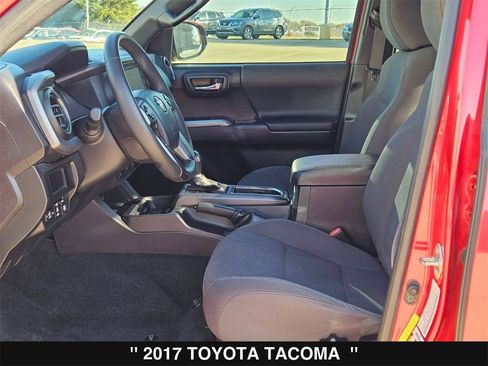 Used 2017 Toyota Tacoma TRD Off-Road image 11