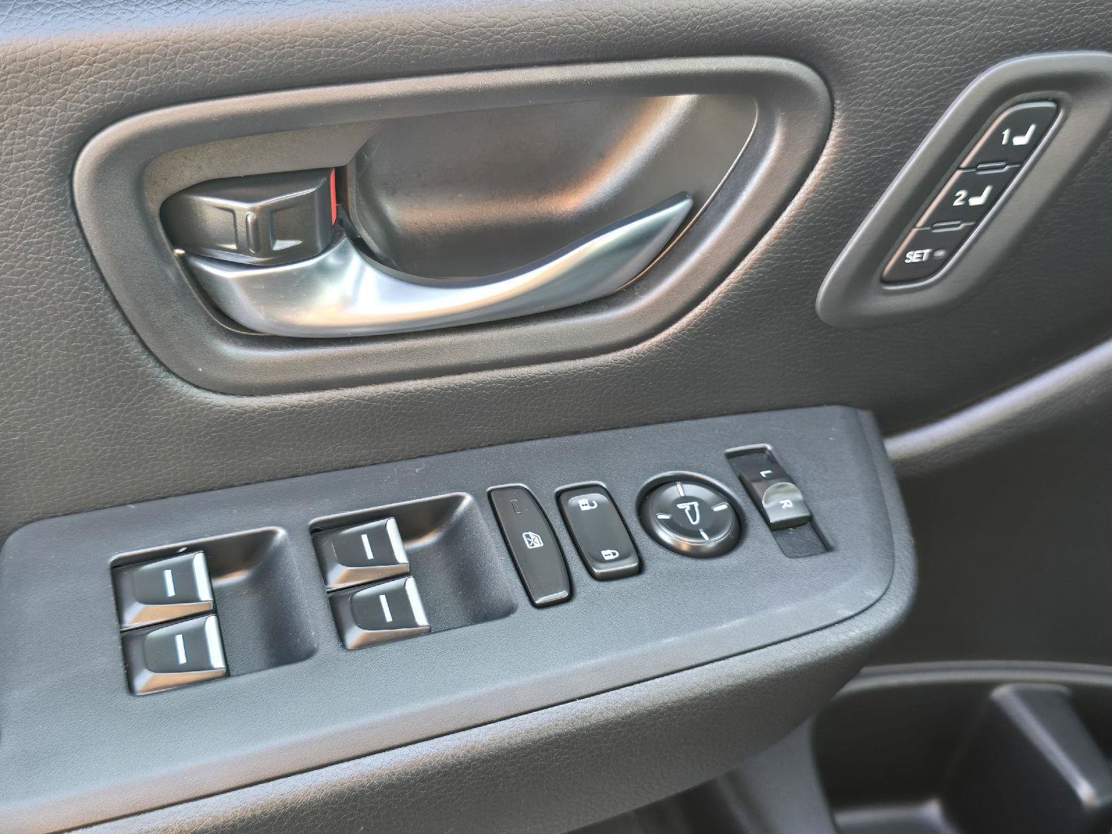 Certified 2023 Honda Pilot Touring image 19