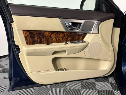 Used 2009 Jaguar XF Premium image 24