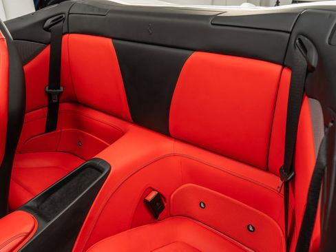 Used 2020 Ferrari Portofino image 16