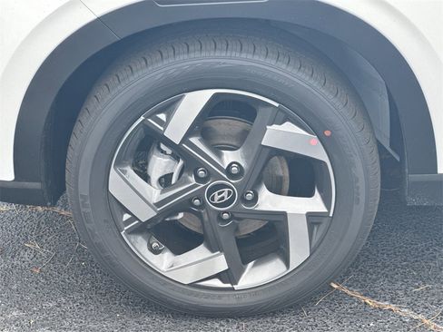 New 2026 Hyundai Venue SEL image 11