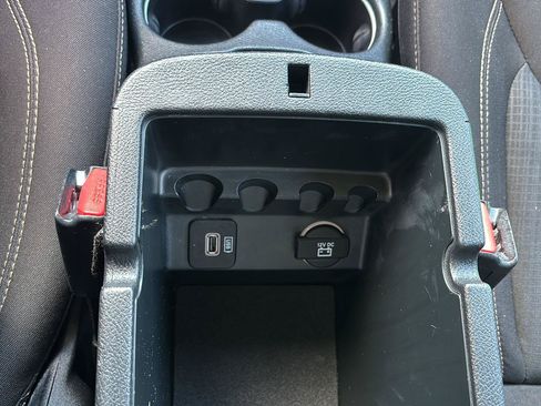 Used 2016 Jeep Cherokee Latitude FWD image 35