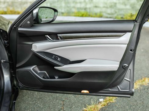 Used 2018 Honda Accord EX-L image 14