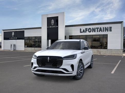 New 2026 Lincoln Aviator AWD image 2