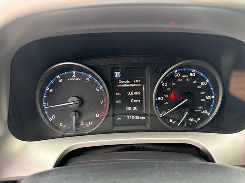 Used 2017 Toyota RAV4 LE w/ All Weather Liner Package AWD/4WD image 28