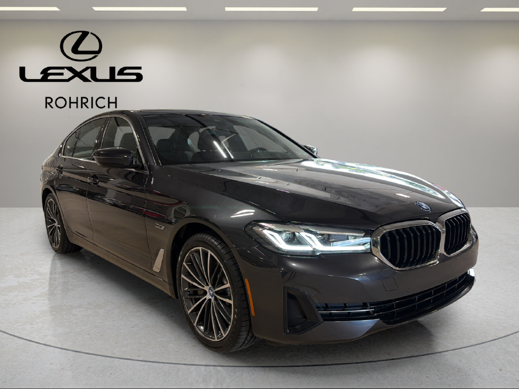 Used 2023 BMW 530e xDrive w/ Premium Package AWD/4WD image 8