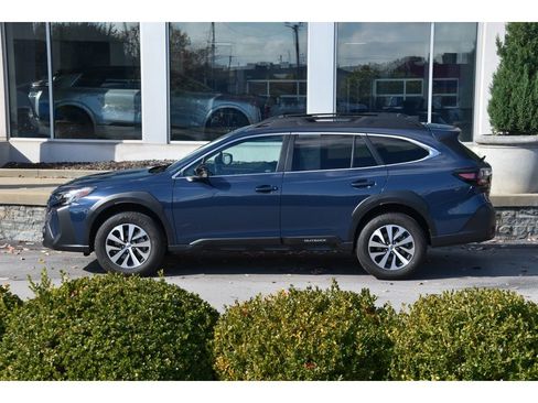 Certified 2025 Subaru Outback Premium image 7