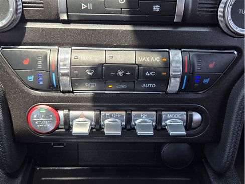 Used 2022 Ford Mustang Premium RWD image 17