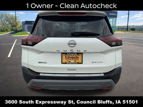 Used 2022 Nissan Rogue SV AWD/4WD image 2