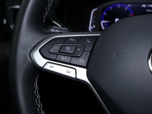 Used 2022 Volkswagen Taos SEL image 22