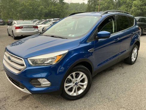 Used 2018 Ford Escape SE w/ SE Sync 3 Package AWD/4WD image 1