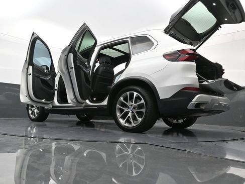 Used 2025 BMW X5 xDrive40i image 42