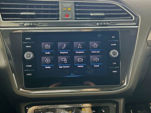 Certified 2024 Volkswagen Tiguan SE R-Line AWD/4WD image 14