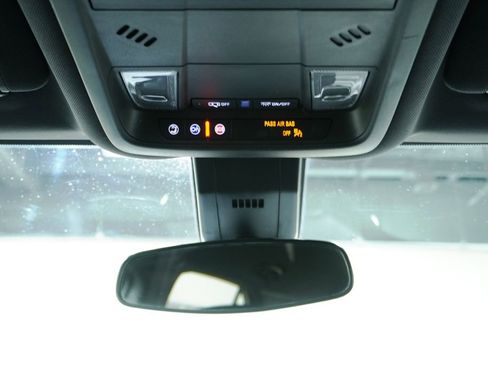 Used 2024 Chevrolet Equinox RS AWD/4WD image 21