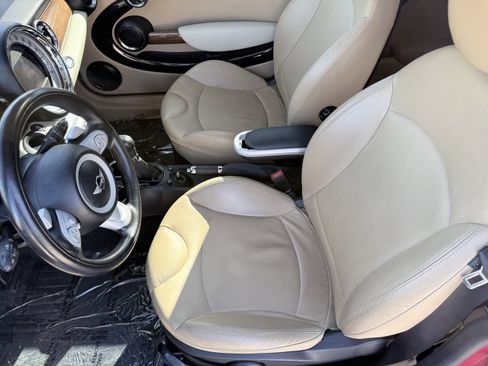 Used 2010 MINI Cooper S w/ Premium Pkg image 17