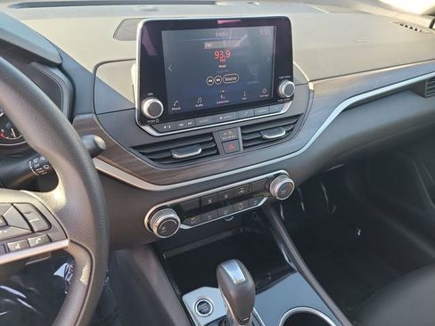 Used 2024 Nissan Altima 2.5 SV image 30