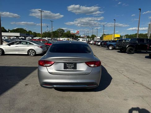 Used 2016 Chrysler 200 Limited w/ Convenience Group FWD image 4