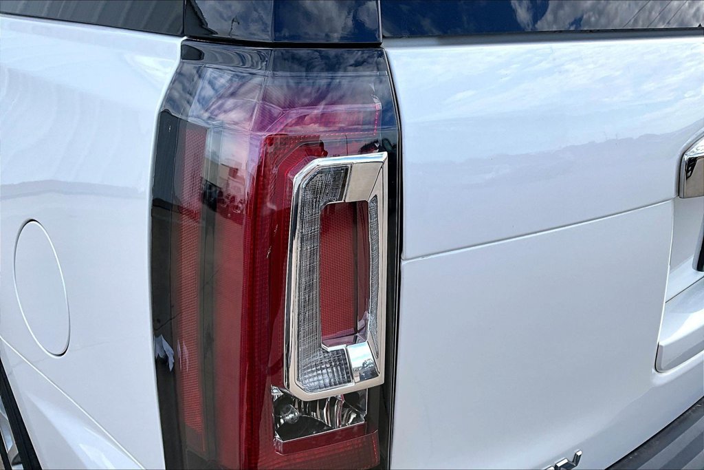 Used 2017 GMC Yukon Denali AWD/4WD image 10