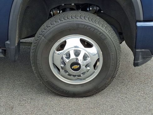 Used 2023 Chevrolet Silverado 3500 High Country w/ Technology Package image 8