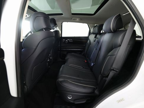 Used 2021 Genesis GV80 2.5T w/ Prestige Package 04 image 14