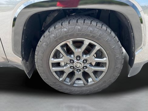 Used 2025 Toyota Sequoia Platinum AWD/4WD image 36