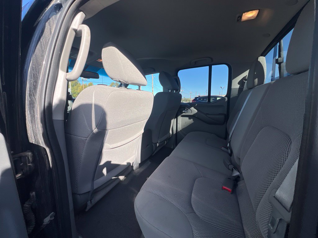 Used 2018 Nissan Frontier SV w/ Value Truck Package AWD/4WD image 12