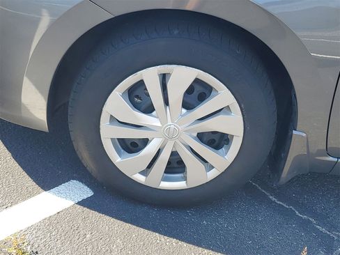 Used 2024 Nissan Versa S w/ Trunk Package image 29