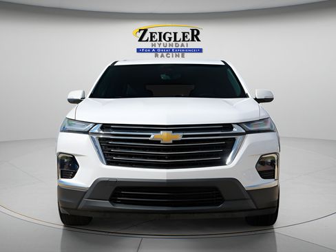 Used 2023 Chevrolet Traverse LT w/ LT Premium Package AWD/4WD image 1