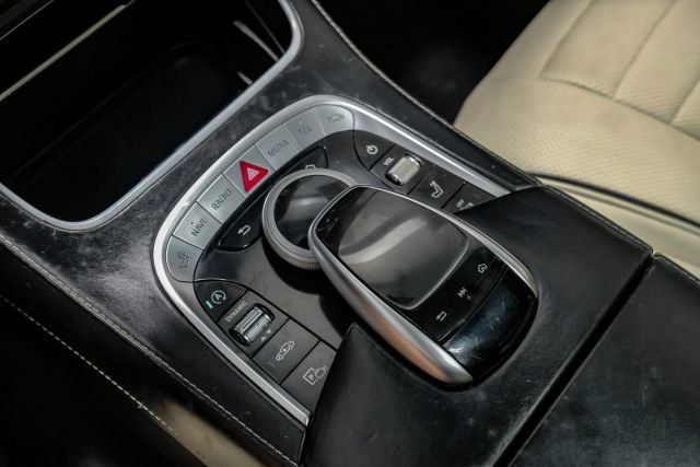 Used 2019 Mercedes-Benz S 560 4MATIC Sedan image 30