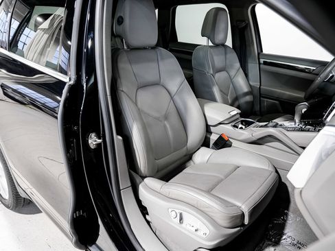 Used 2013 Porsche Cayenne Diesel AWD/4WD image 24