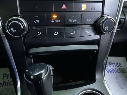 Used 2017 Toyota Camry SE image 23