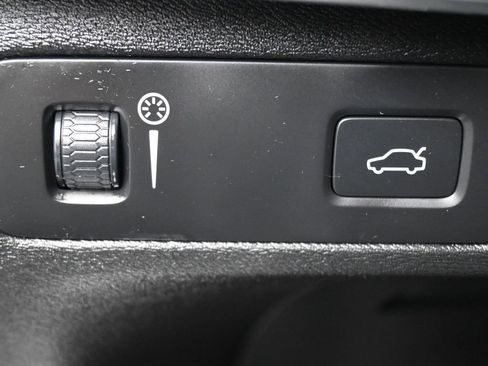 Used 2019 Volvo XC90 T6 Momentum w/ Protection Package Premier image 20