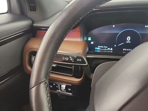 Used 2023 Lincoln Nautilus Reserve image 23