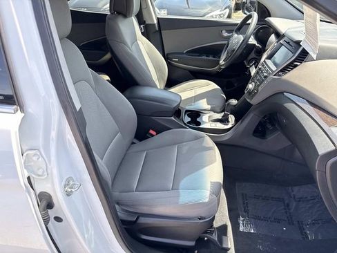 Used 2017 Hyundai Santa Fe Sport FWD image 9