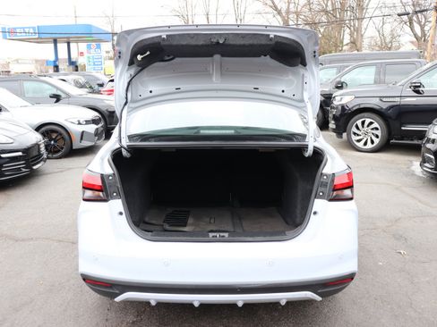 Used 2024 Nissan Versa SR image 44