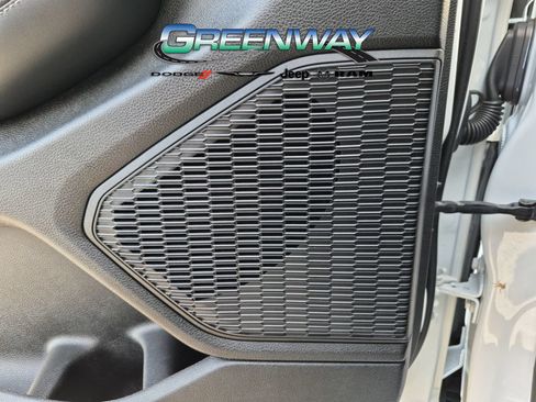 Used 2023 Jeep Grand Cherokee L Laredo w/ Luxury Tech Group I RWD image 15