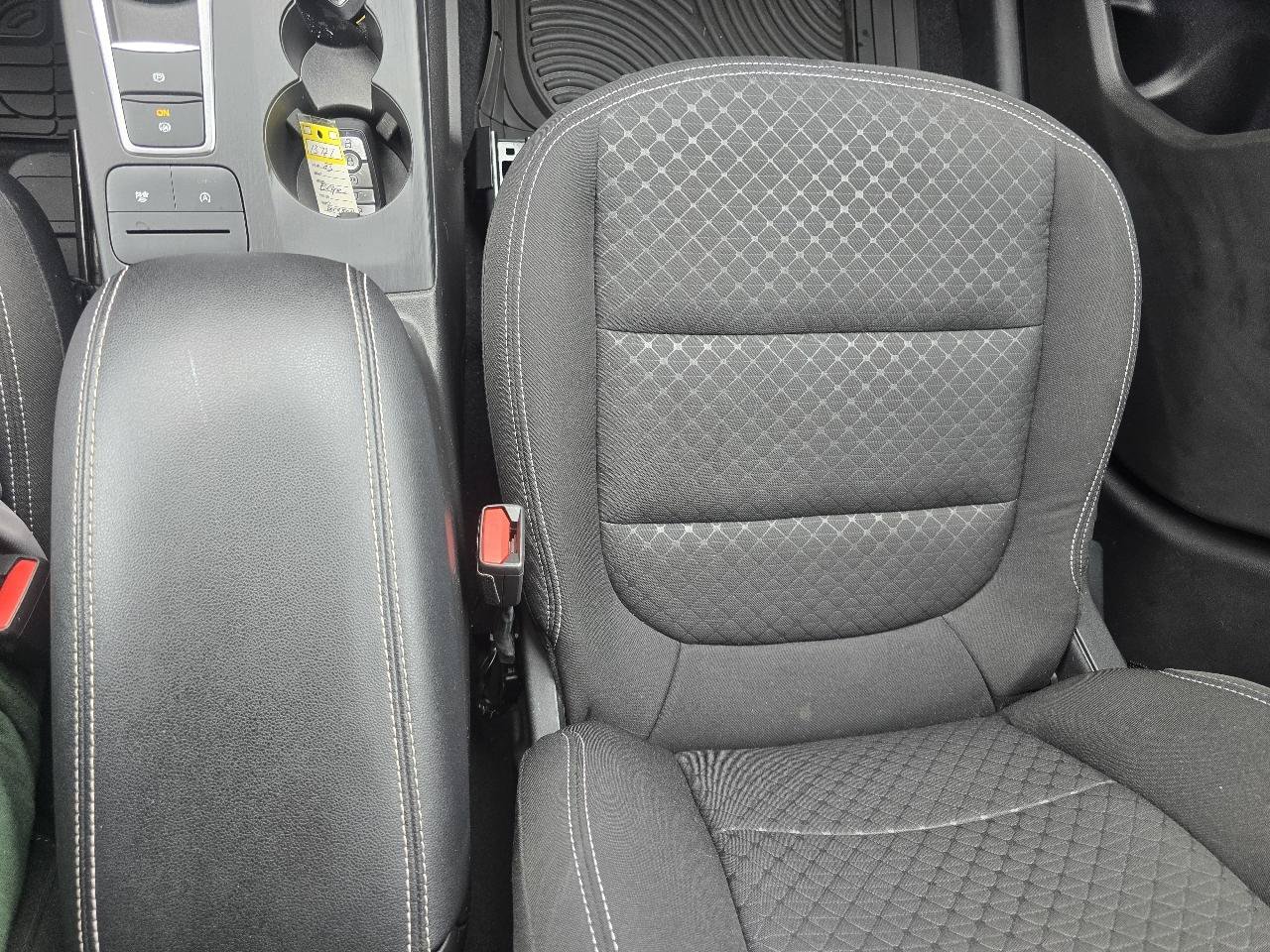 Used 2023 Ford Escape Active AWD/4WD image 29