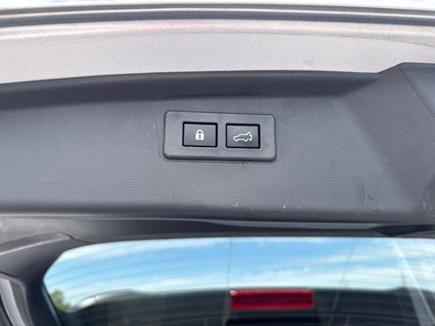 Used 2024 Subaru Outback Premium AWD/4WD image 14